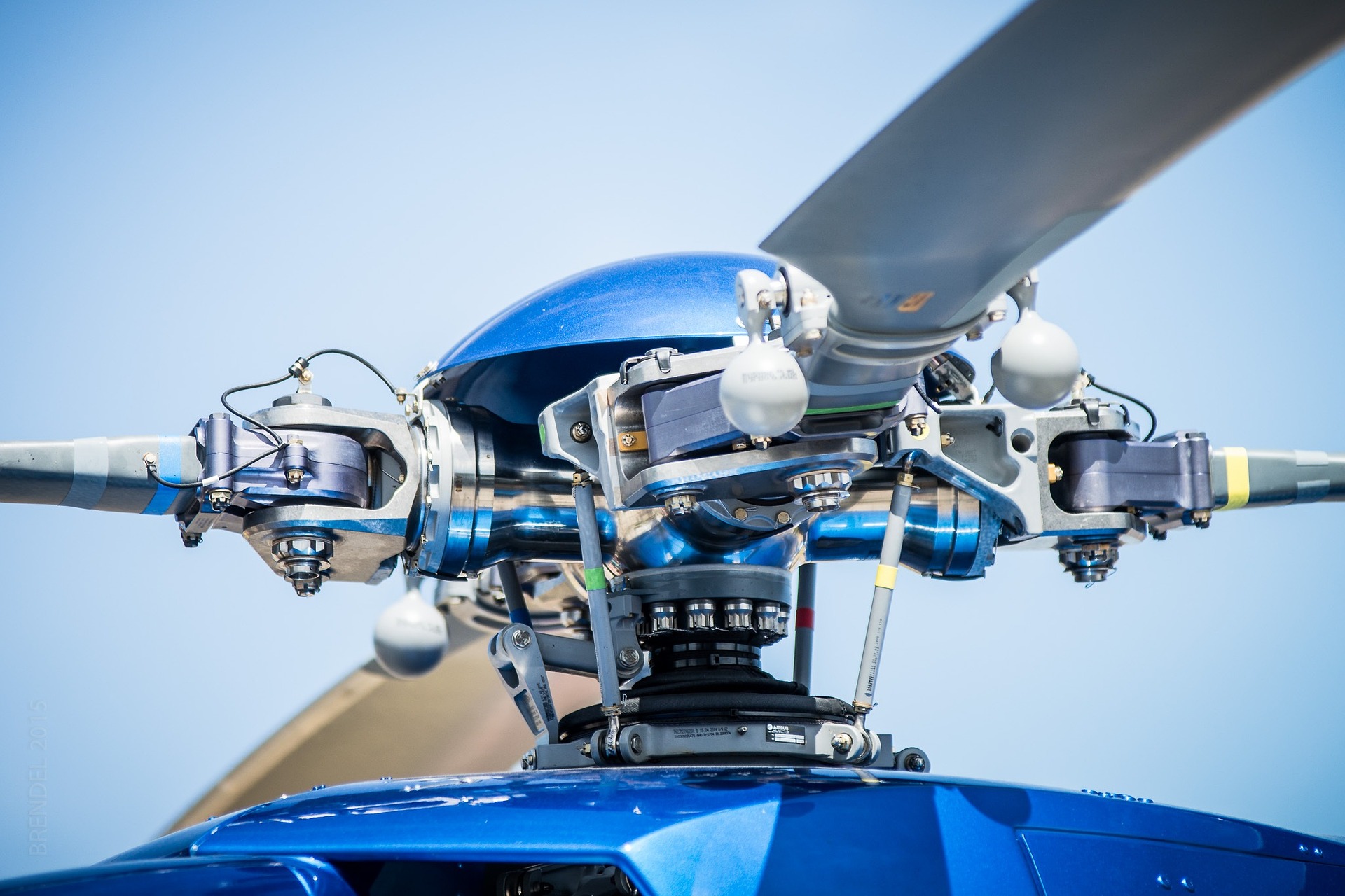 helicopter-1832762_1920